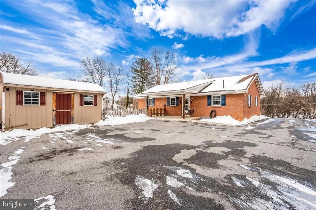 Photo of 15225 CLEAR SPRING ROAD