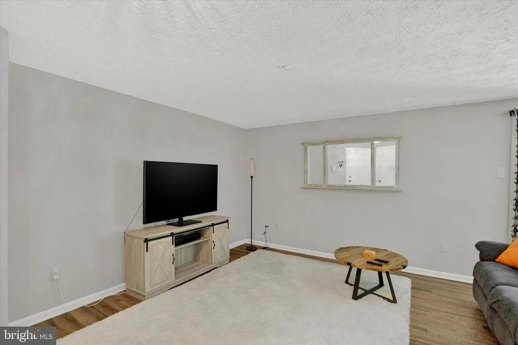 Photo of Unit 200L at 200 OAK LEAF CIRCLE