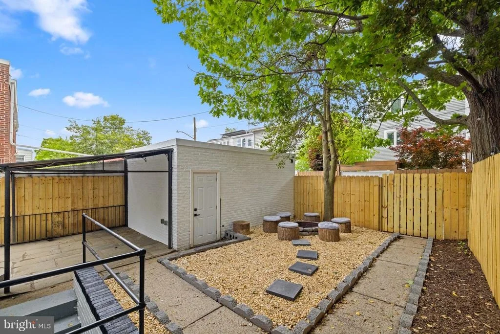 Photo of 536 ONEIDA PLACE NW
