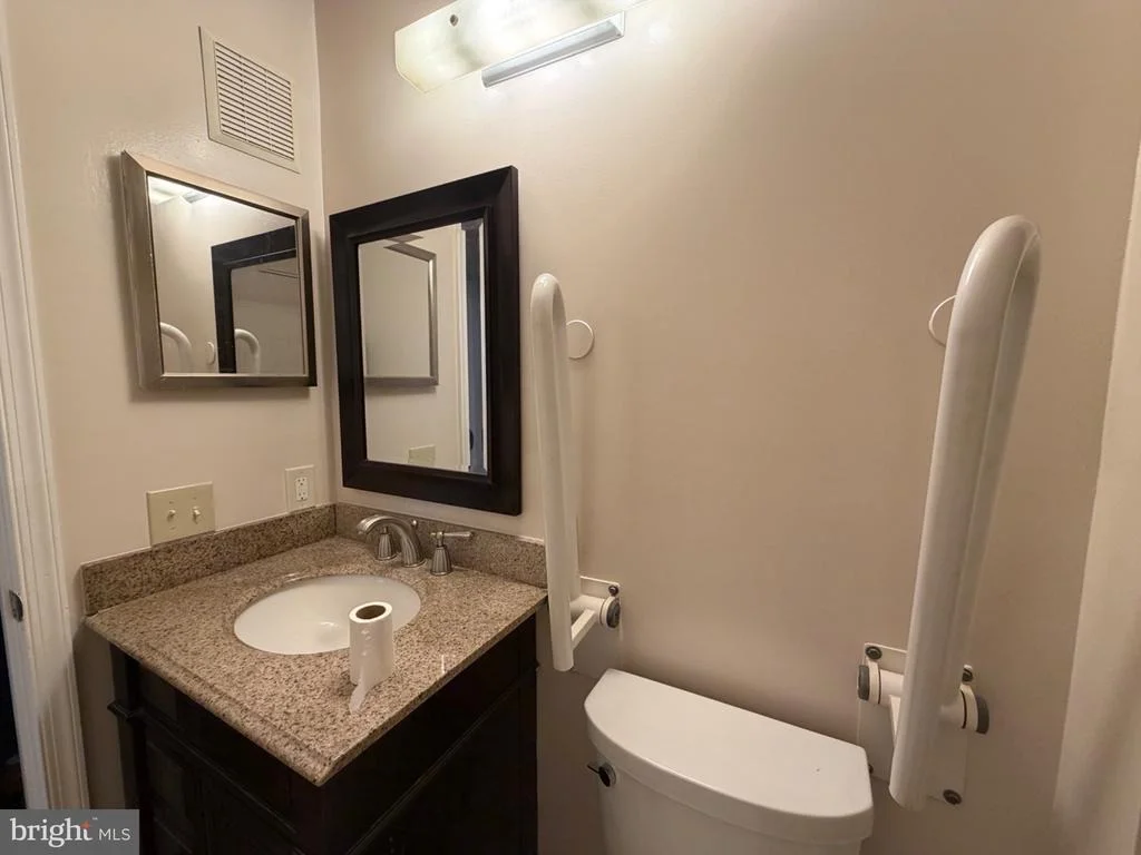 Photo of Unit 12CA at 2403 NORMANDY SQUARE PLACE