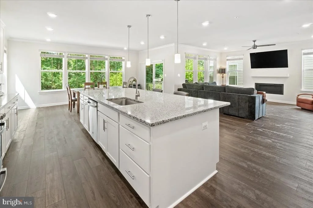 Photo of 5211 CONTINENTAL DRIVE