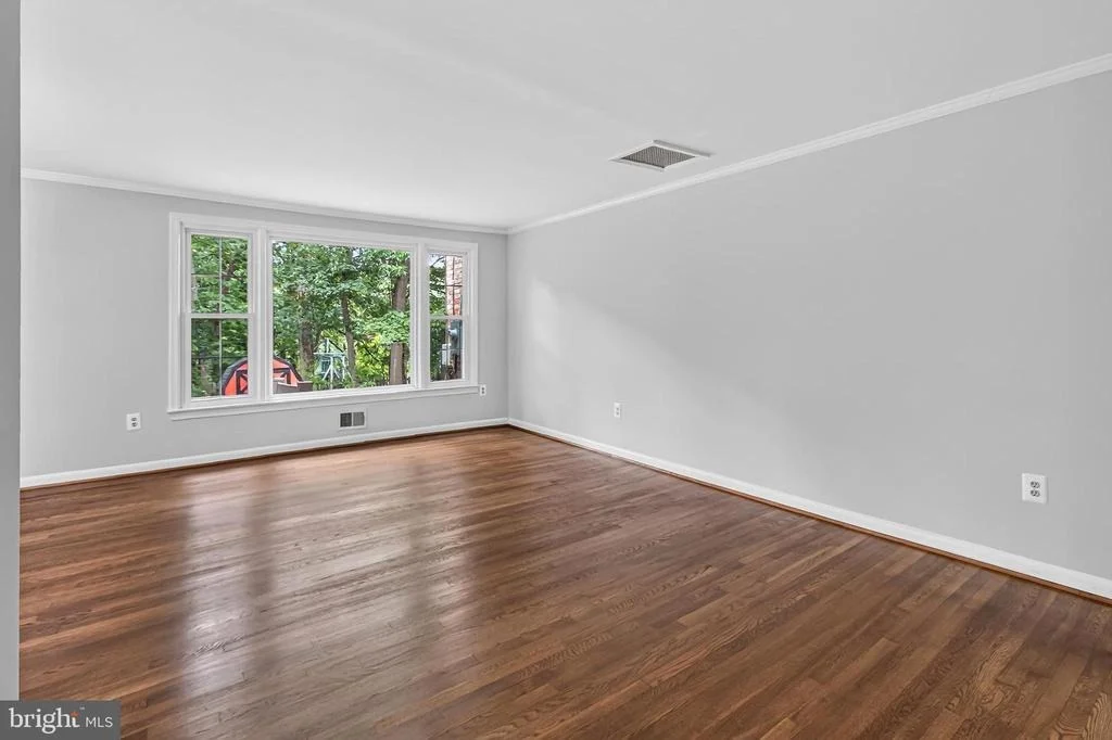 Photo of 4019 ROBERTSON BOULEVARD
