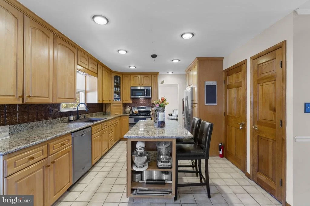 Photo of 5008 LAKE CIRCLE W