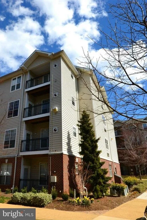 Photo of Unit 5301 at 1581 SPRING GATE DRIVE