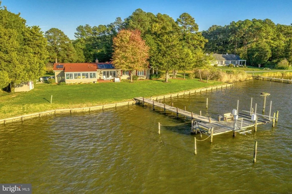 Photo of 16185 BRADBURN LANE