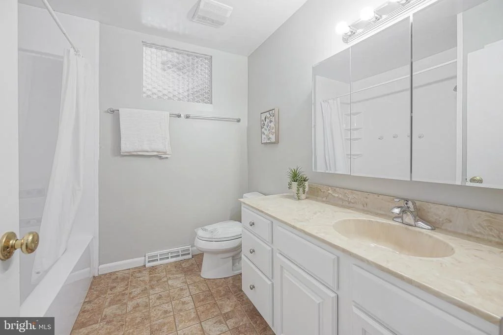 Photo of 1016 EAGLE LANE