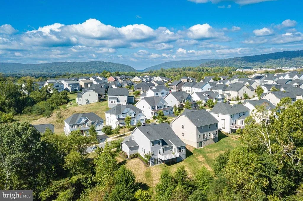 Photo of 405 POTOMAC VIEW PARKWAY