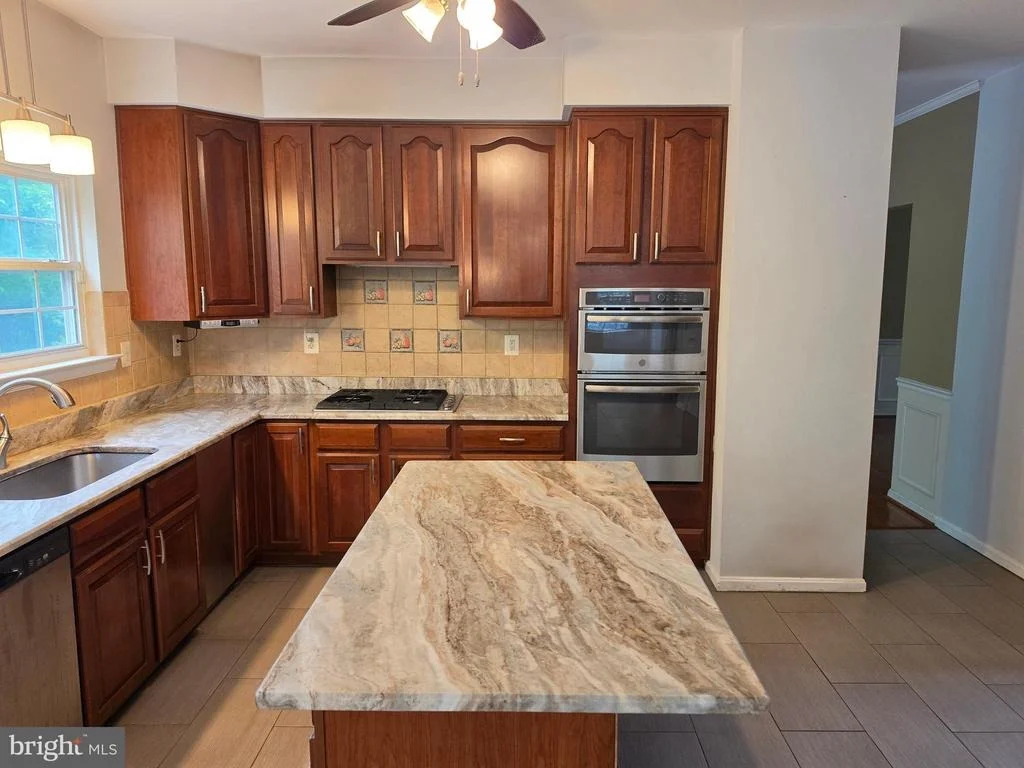 Photo of 12675 PERRYWOOD LANE
