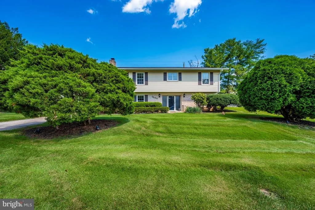 Photo of 1306 LEISTER DRIVE