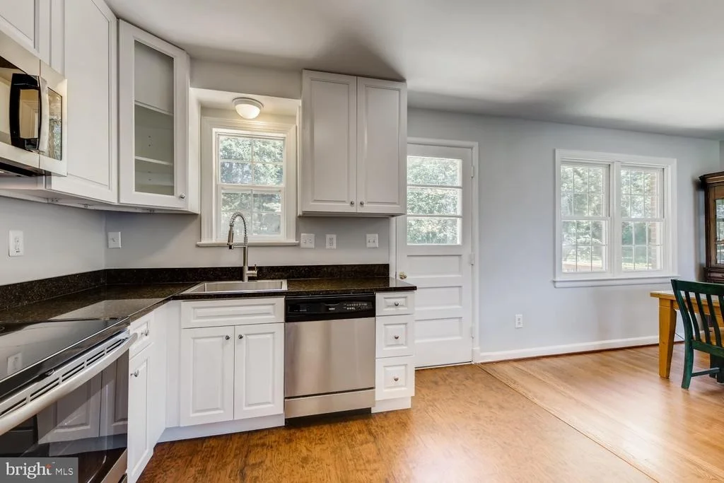 Photo of 706 VENICE DRIVE