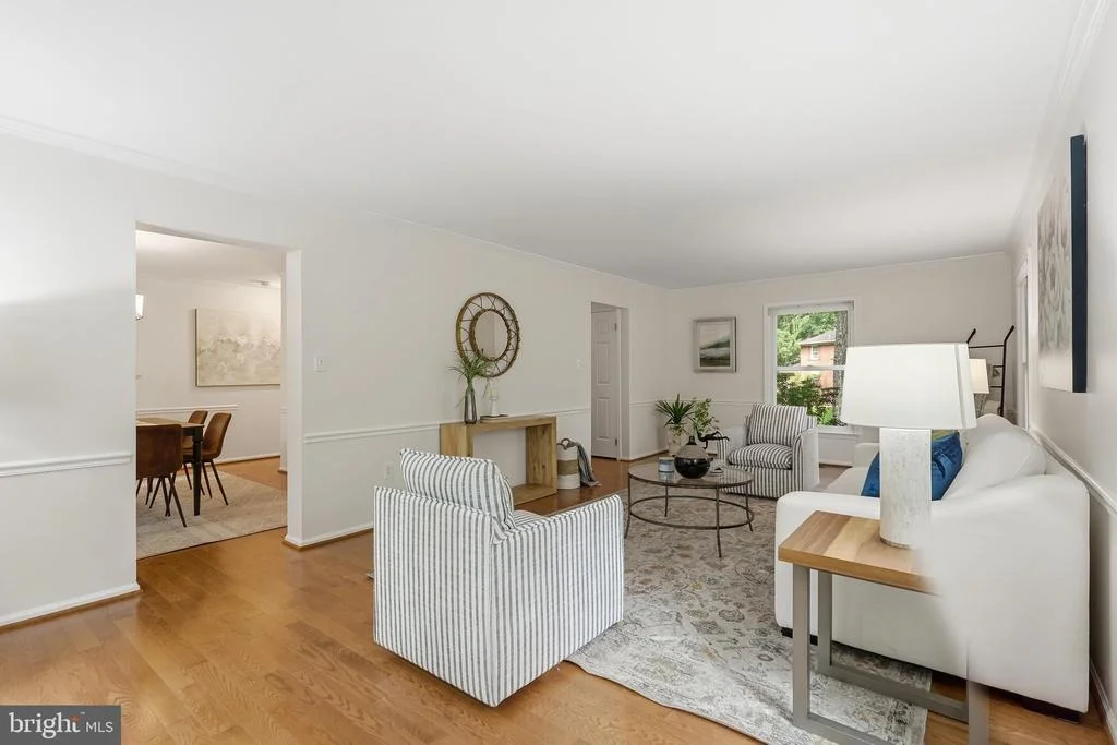 Photo of 10811 MIDSUMMER DRIVE