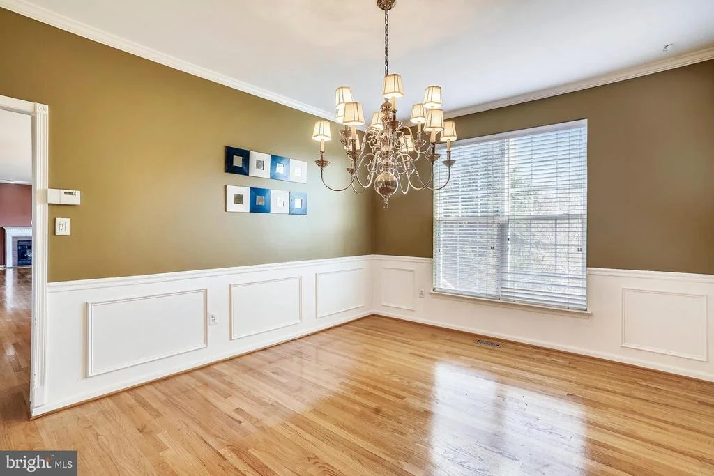 Photo of 2240 W GREENLEAF DRIVE