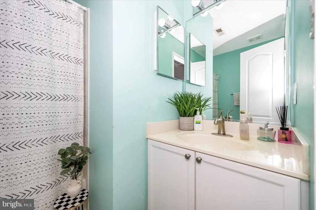 Photo of 9548 KINGSTON PLACE