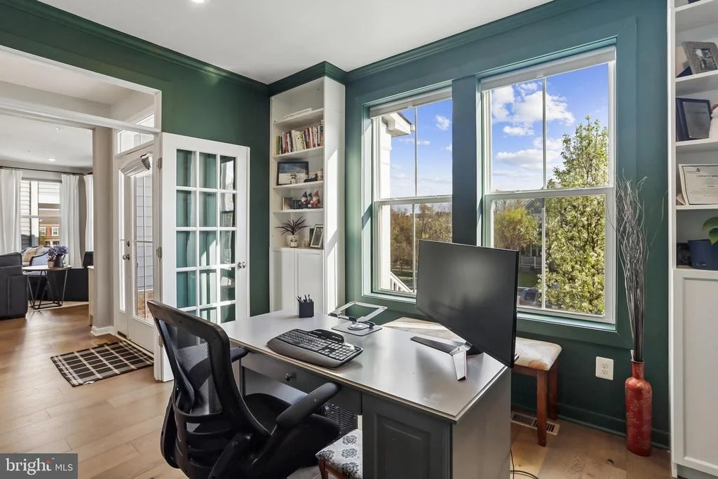 Photo of 1109 SAXTON DRIVE