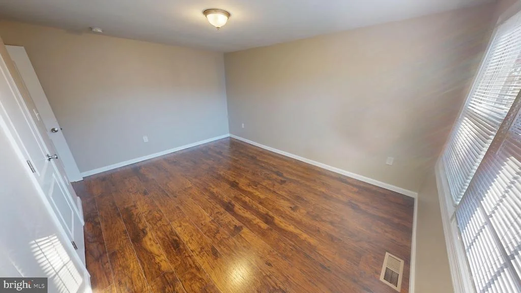 Photo of 5014 NICHOLAS ROAD