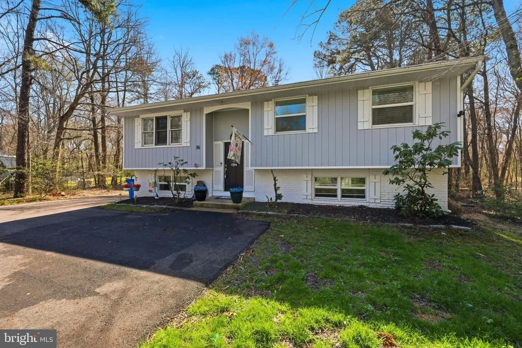 Photo of 16 SKEET ROAD