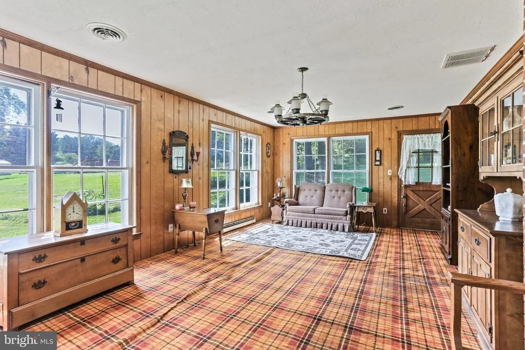 Photo of 24128 DOREEN DRIVE
