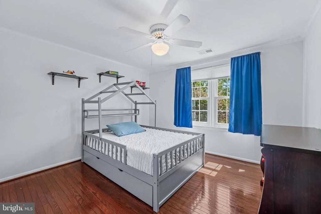 Photo of 6 STARLIGHT COURT