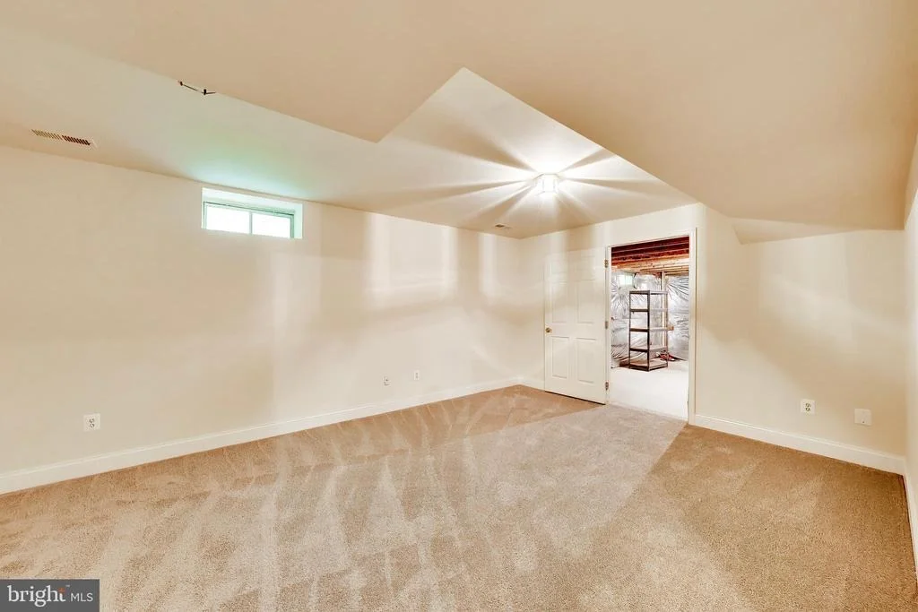 Photo of 6228 GARDEN ROAD