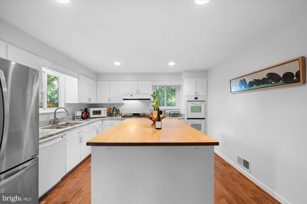 Photo of 6952 DUNCRAIG COURT