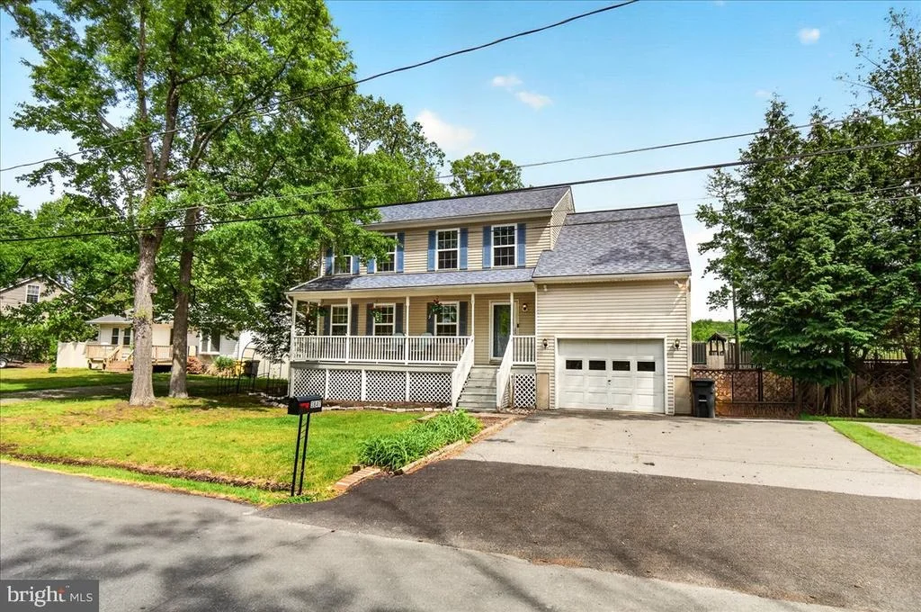 Photo of 3847 HOLLY DRIVE