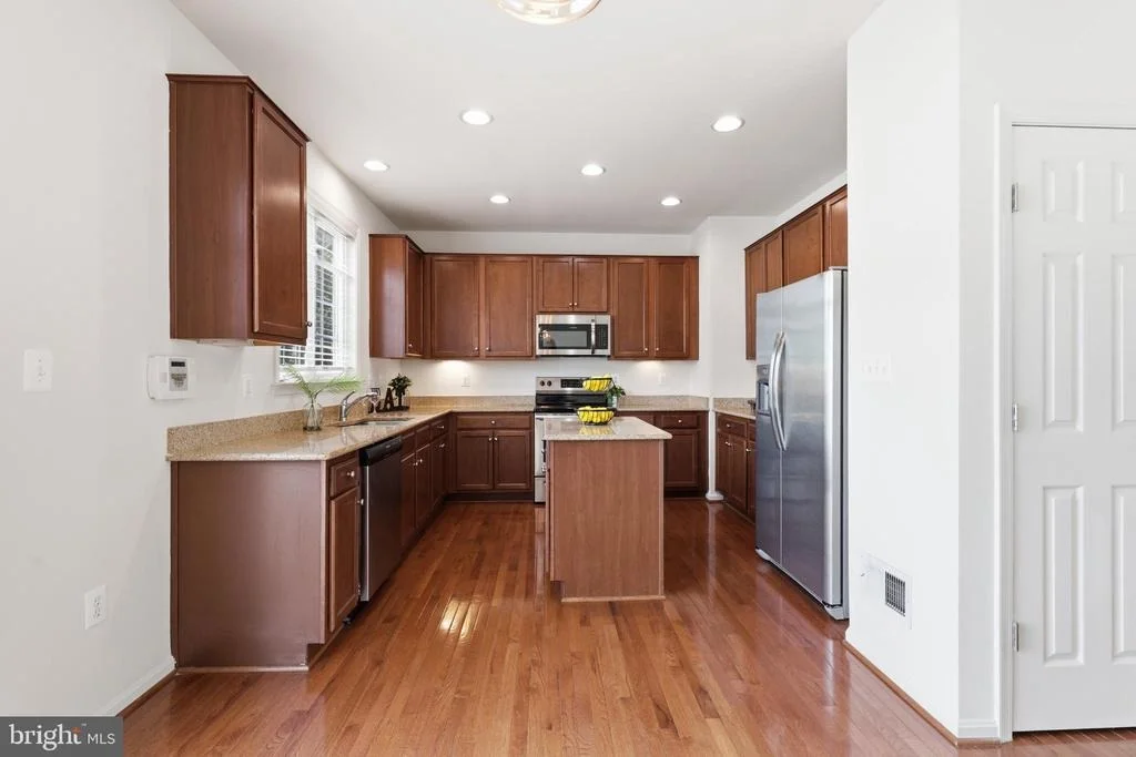 Photo of 17515 MINA LANE