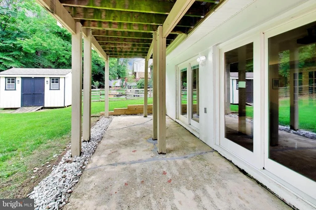 Photo of 715 CALVERT LANE