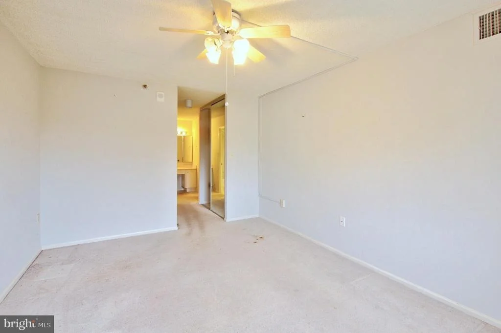 Photo of Unit 2621 at 15107 INTERLACHEN DRIVE