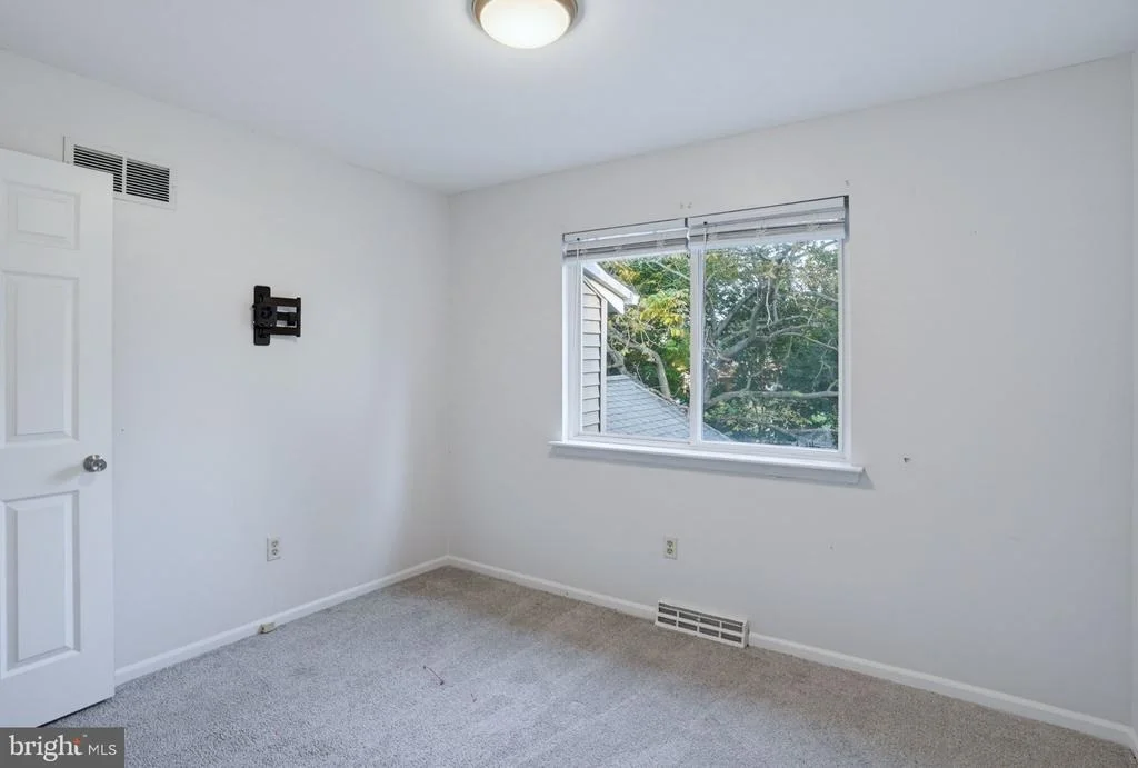 Photo of 19 HEATHERFIELD WAY