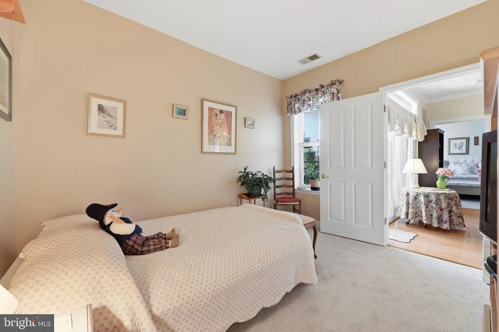 Photo of Unit 304 at 2500 WATERSIDE DRIVE