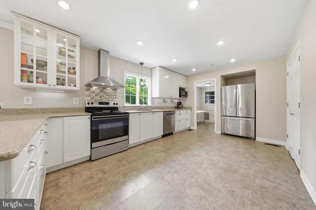 Photo of 5425 JEFFERSON BOULEVARD