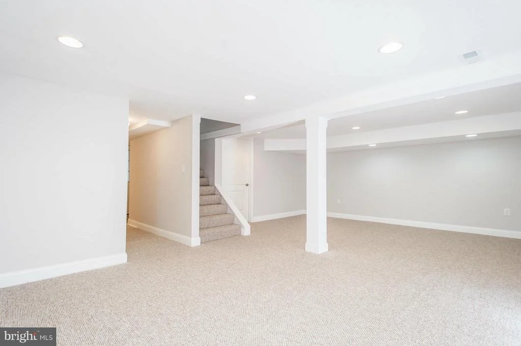 Photo of 9905 SUTHERLAND ROAD
