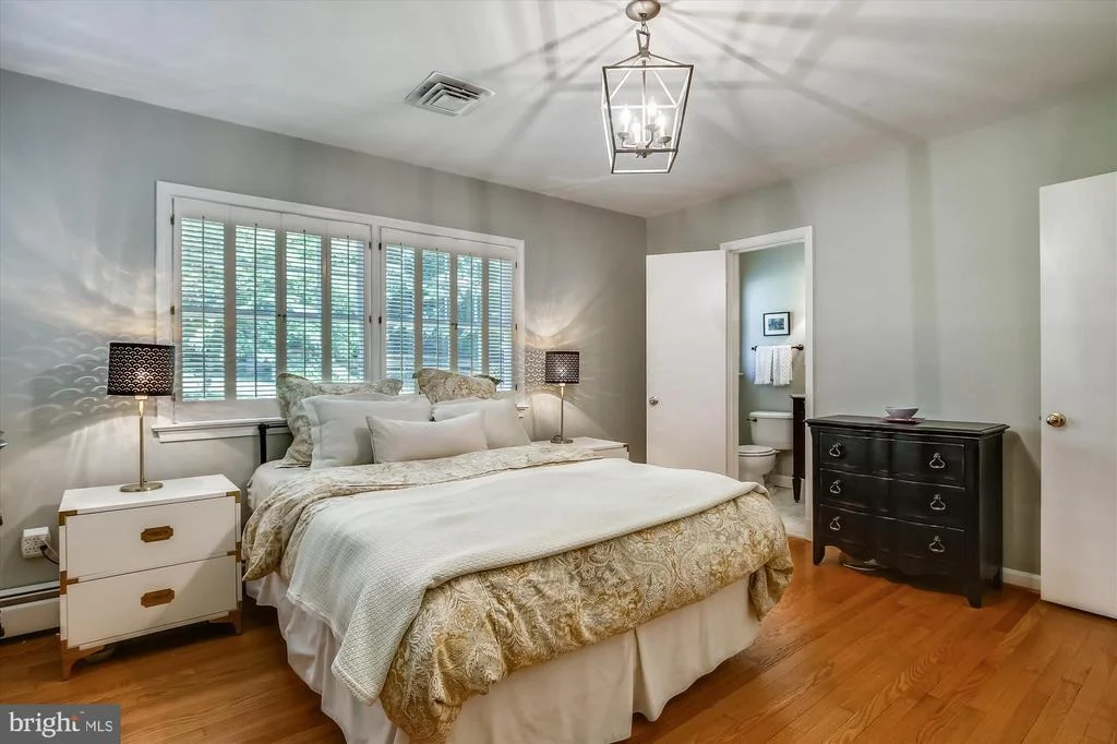 Photo of 1446 WOODACRE DRIVE