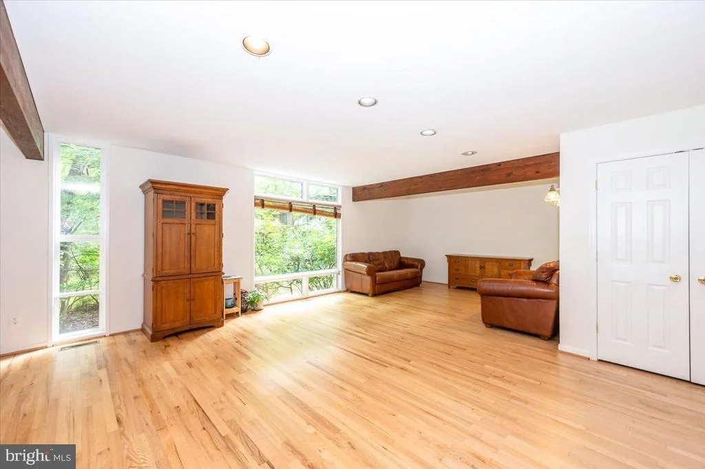 Photo of 9441 HOLBROOK
