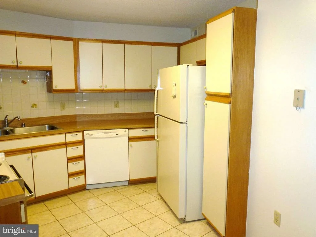 Photo of Unit 803 at 15100 INTERLACHEN DRIVE
