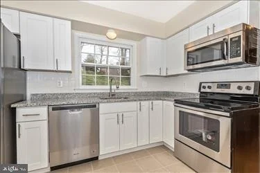 Photo of 2010 ALABASTER DRIVE
