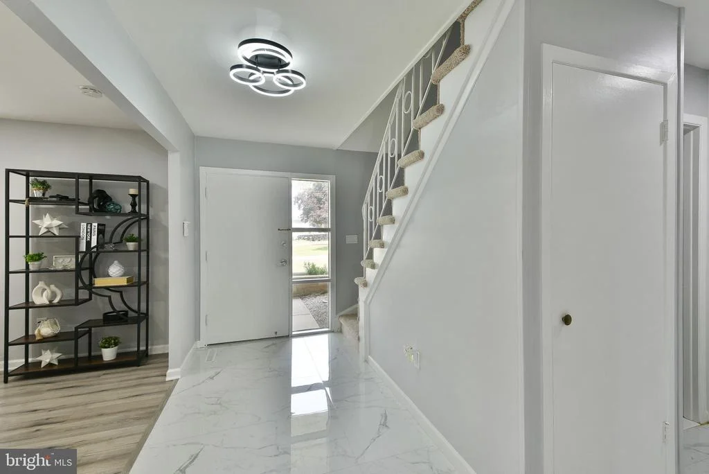 Photo of 8 WINDOVER LANE