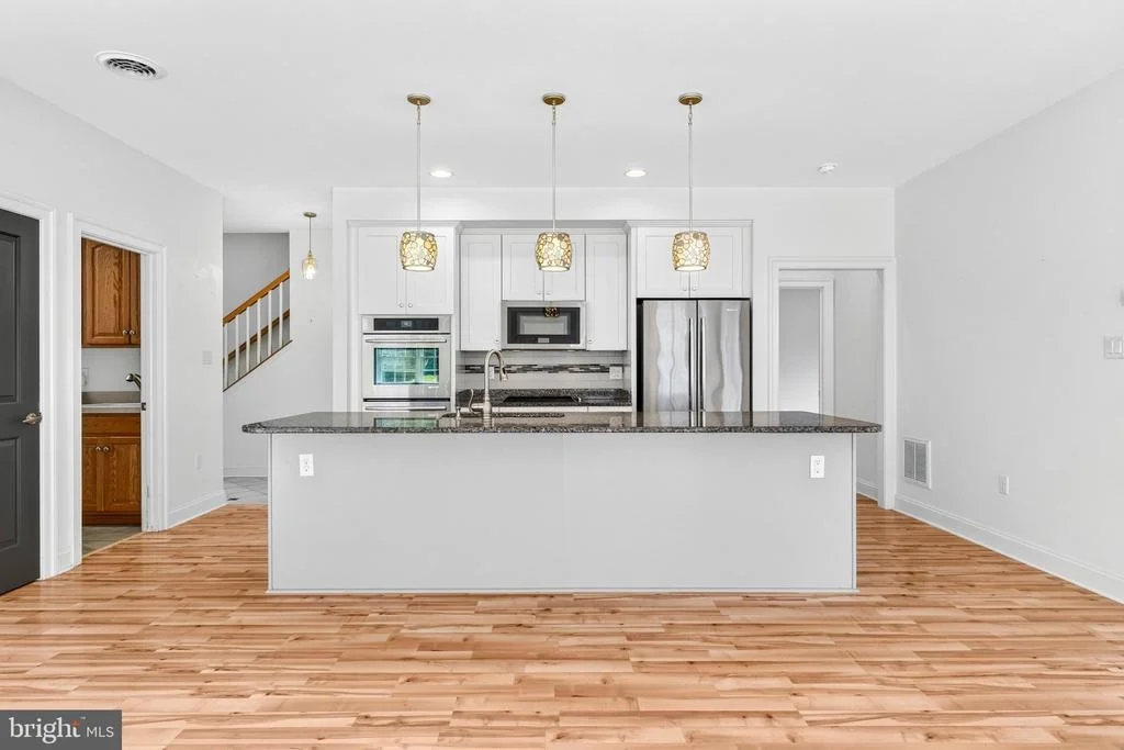Photo of 19419 AMETHYST DRIVE