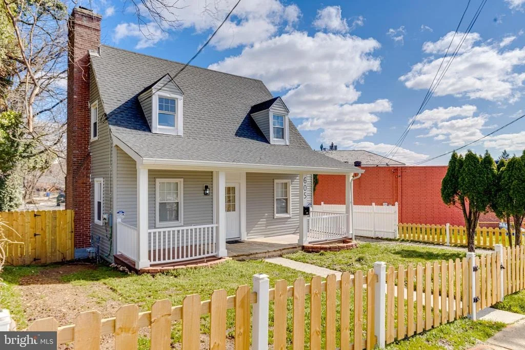 Photo of 605 WALNUT AVENUE