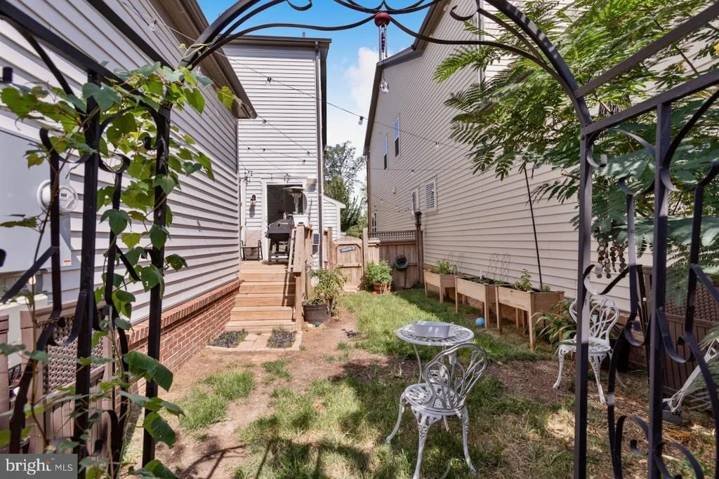 Photo of 22986 BUBBLING BROOK DRIVE