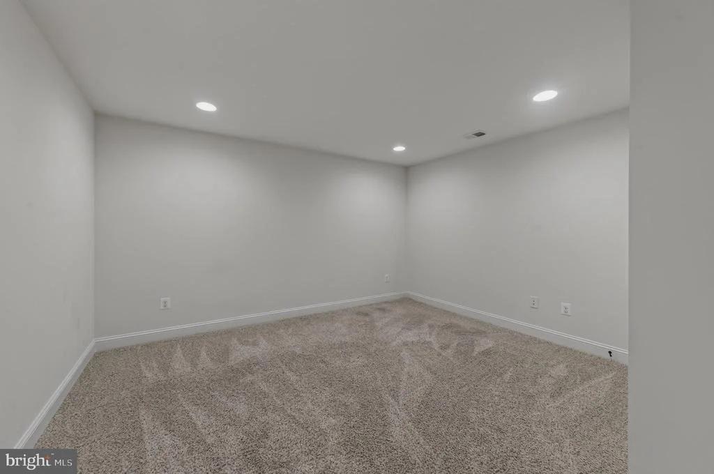 Photo of 1315 VOLUNTEER DRIVE