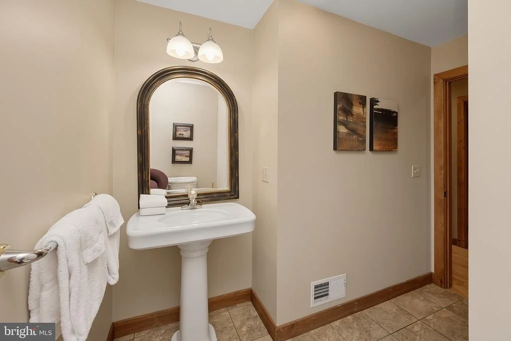 Photo of 250 LAKE POINTE DRIVE