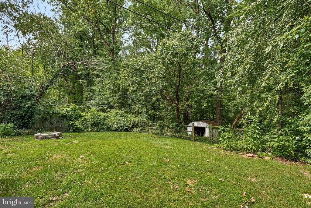 Photo of 320 N DILLWYN ROAD