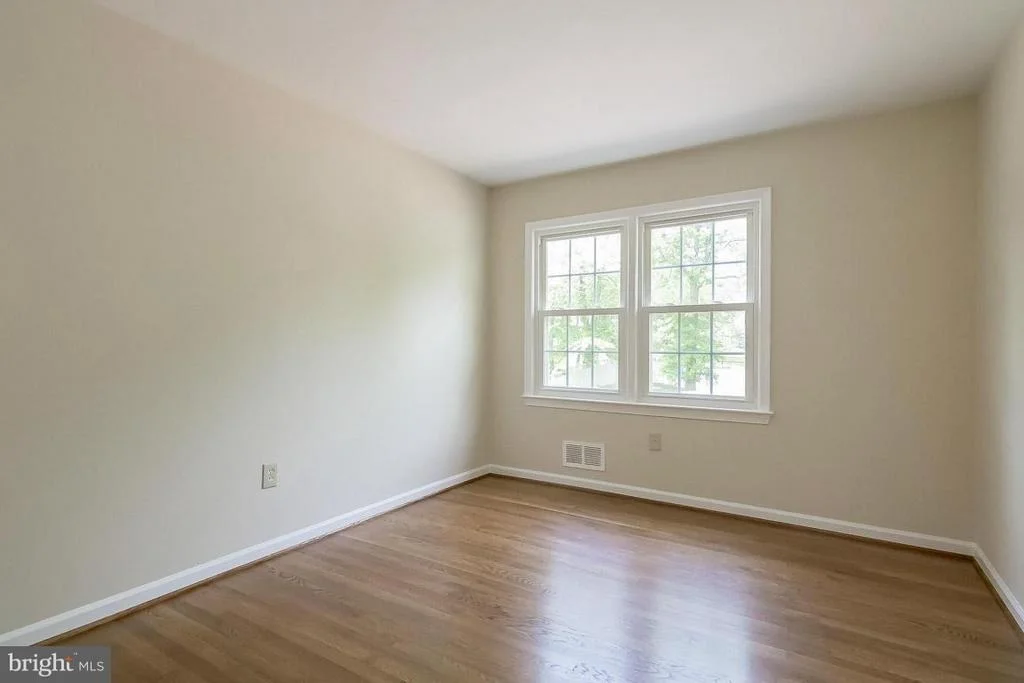 Photo of 2605 VILLAGE LANE