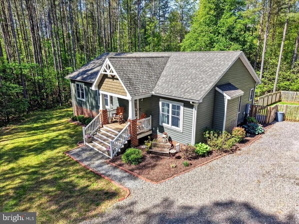 Photo of 844 MANCHESTER ROAD