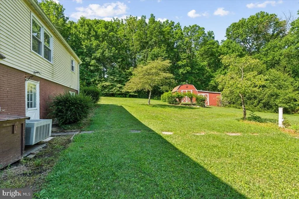 Photo of 6347 DAVIS ROAD