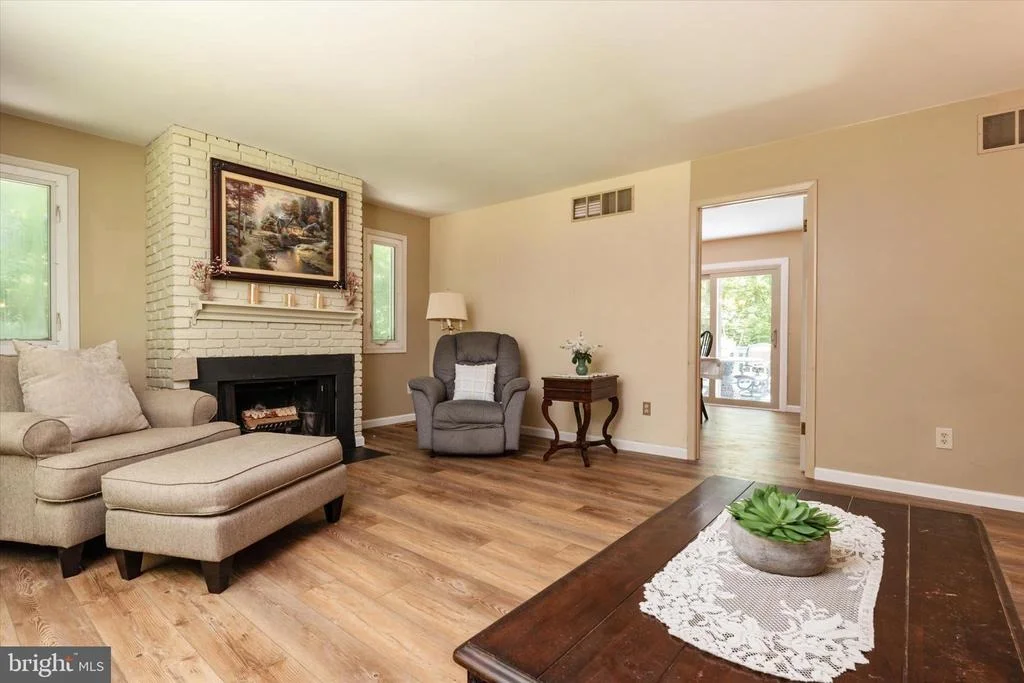 Photo of 2194 HALLMARK COURT