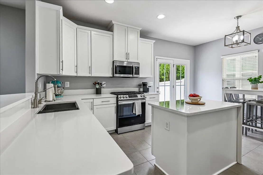 Photo of 8124 MEADOWGATE CIRCLE