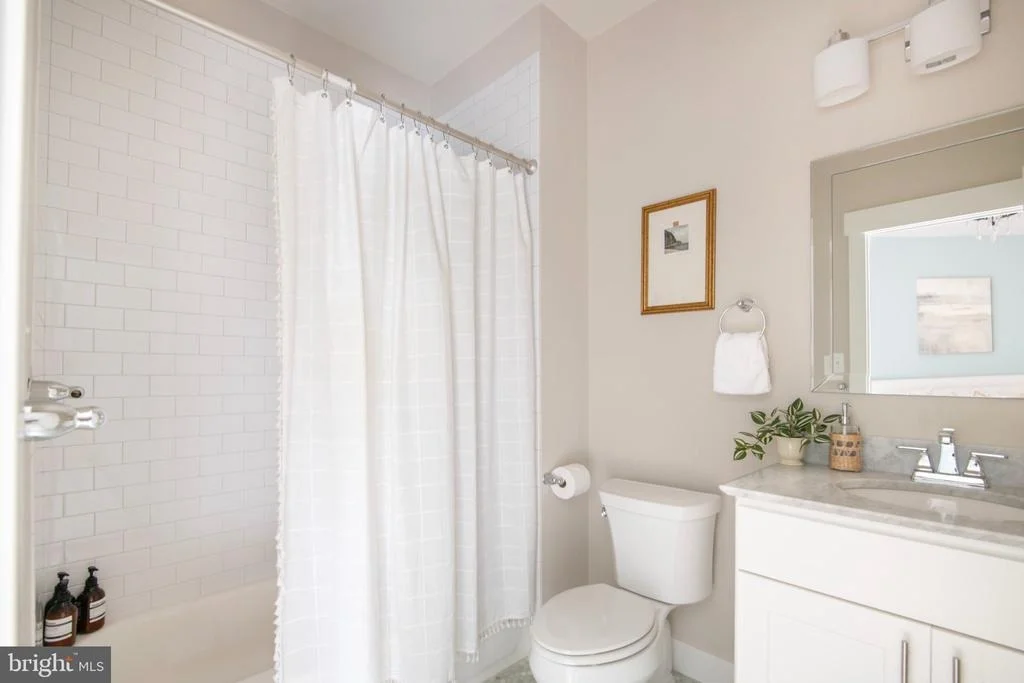 Photo of 108 CRESSTON ROAD