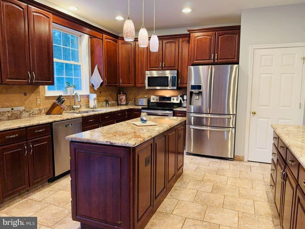 Photo of 13611 PERIMETER DRIVE
